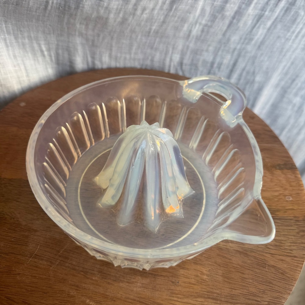 Vintage FRY Opalescent Glass Citrus Reemer Juicer Iridescent Ribbed Design - Picture 2 of 7